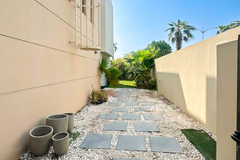 Villa de 3 chambres à DAMAC Hills (Akoya by DAMAC), UAE No. 208798 25