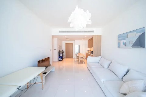 1 bedroom Apartment in EMAAR Beachfront, UAE No. 208801 4