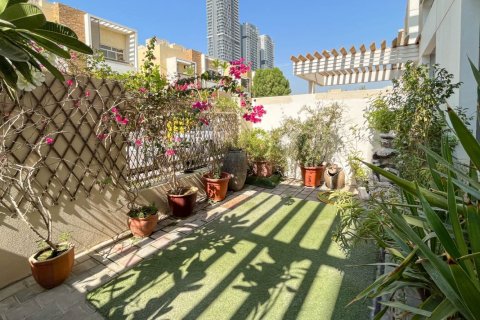 Villa de 4 dormitorios en District 10, UAE No. 162534 4