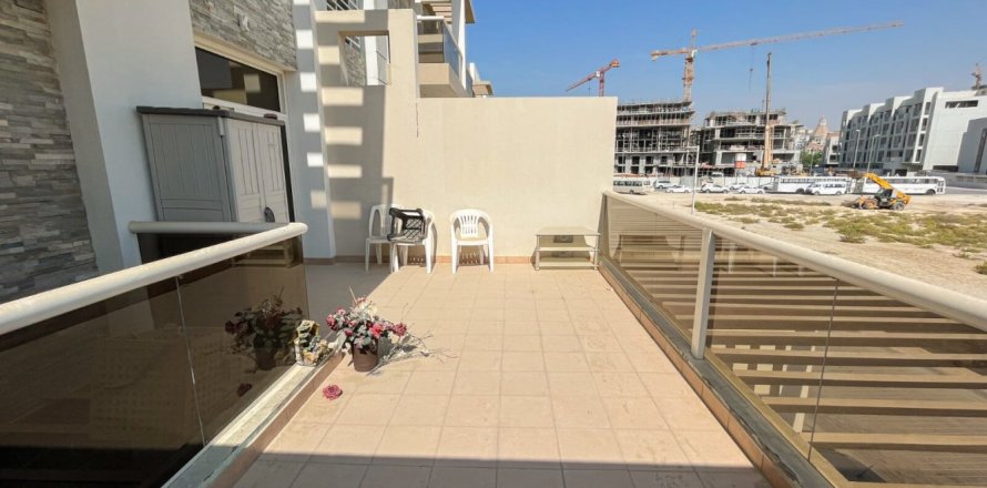 Villa de 4 dormitorios en District 10, UAE No. 162534