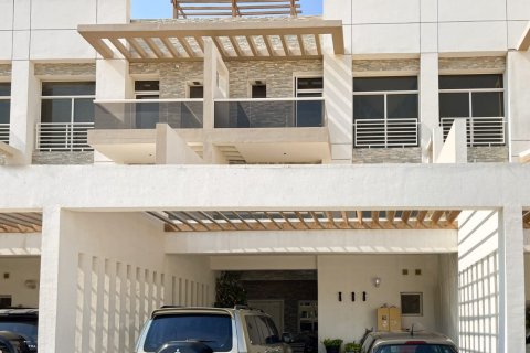 Villa de 4 dormitorios en District 10, UAE No. 162534 19