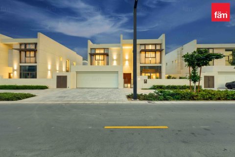 Вилла с 4 спальнями в Дубай, ОАЭ №117600 4