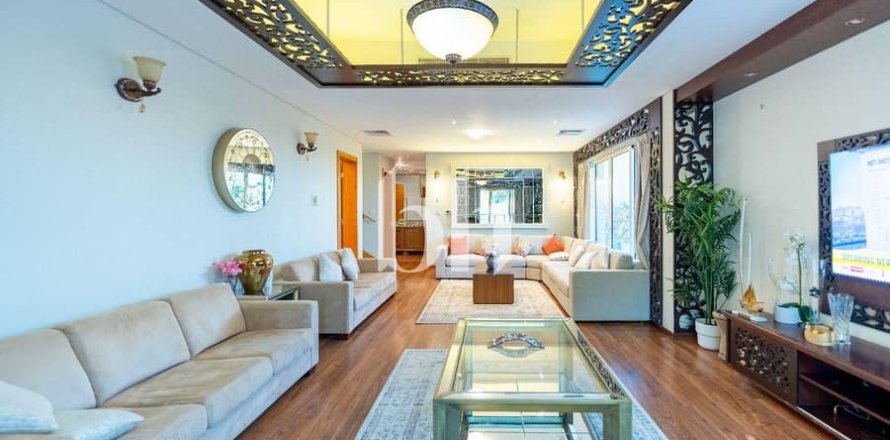 Villa de 5 dormitorios  No. 112873