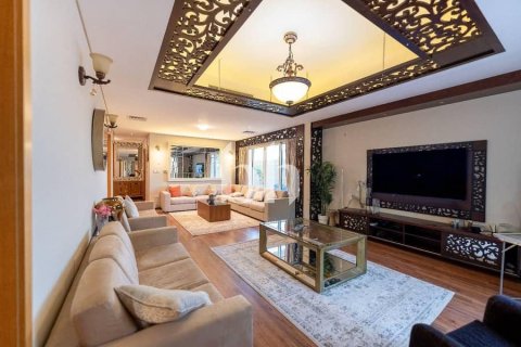 Villa de 5 dormitorios  No. 112873 3