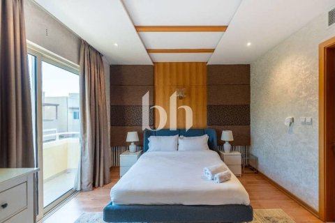 Villa de 5 dormitorios  No. 112873 9