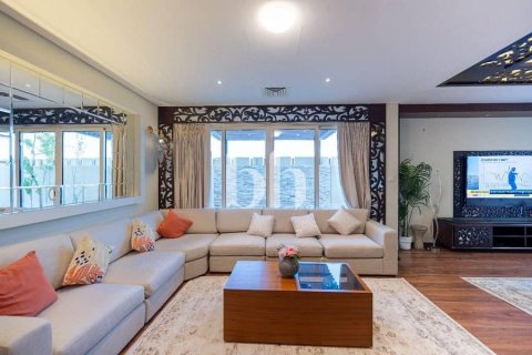 Villa de 5 dormitorios  No. 112873 6