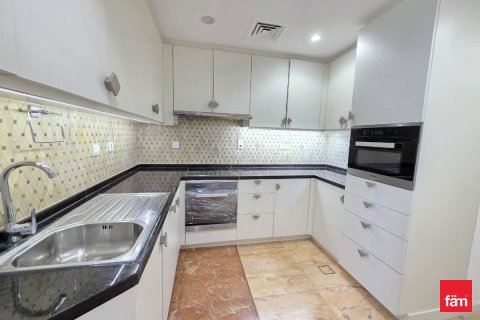 2 bedrooms Apartment in Dubai, UAE No. 140558 12