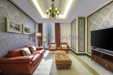 3 bedrooms Duplex in Doha, Qatar No. 58410 8