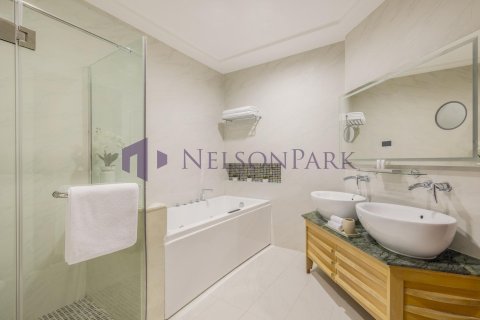 3 bedrooms Duplex in Doha, Qatar No. 58410 10