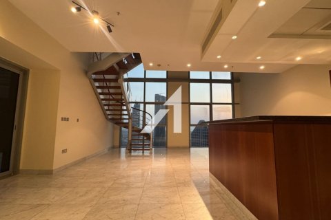 Квартира с 2 спальнями в Central Park Tower, ОАЭ №132289 13