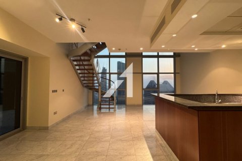 Квартира с 2 спальнями в Central Park Tower, ОАЭ №132289 5