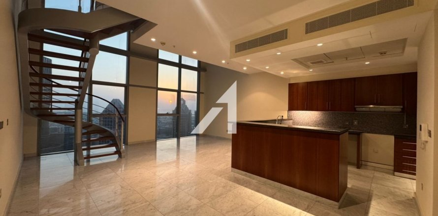 Квартира с 2 спальнями в Central Park Tower, ОАЭ №132289