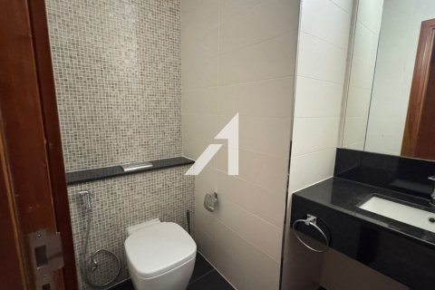 Квартира с 2 спальнями в Central Park Tower, ОАЭ №132289 11