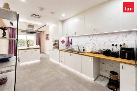 3 bedrooms Townhouse in Dubai, UAE No. 187544 12