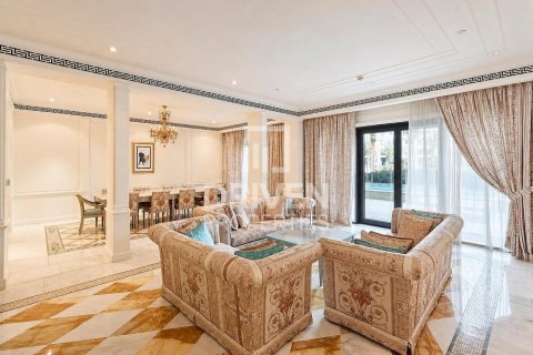 Дуплекс с 3 спальнями в Palazzo Versace, ОАЭ №191865 3
