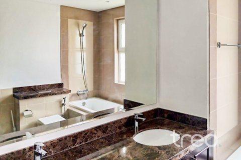 Villa de 3 dormitorios en Bella Casa, UAE No. 200813 9