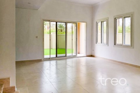 Villa de 3 dormitorios en Bella Casa, UAE No. 200813 7