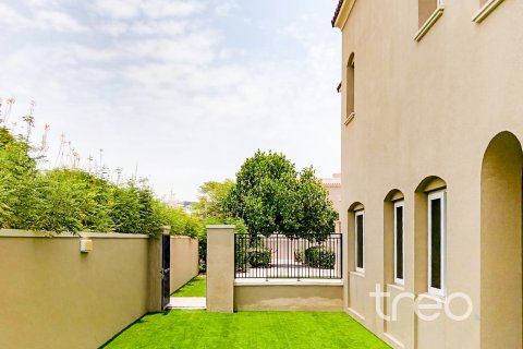 Villa de 3 dormitorios en Bella Casa, UAE No. 200813 16