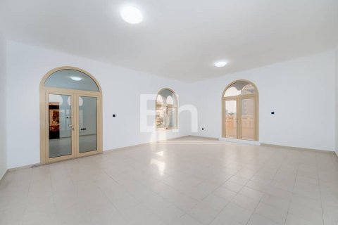 Вилла с 4 спальнями в Falcon City of Wonders, ОАЭ №91853 10