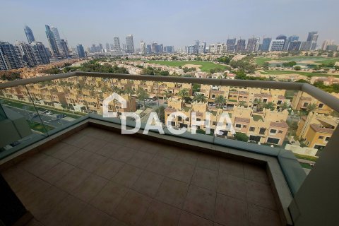 Квартира с 2 спальнями в Dubai Sports City, ОАЭ №162032 3