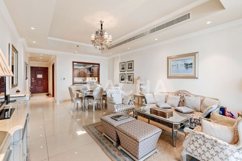 Apartment de 2 dormitorios en The Crescent, UAE No. 162029 10