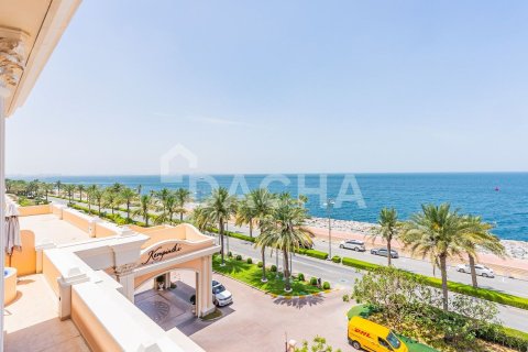 Apartment de 2 dormitorios en The Crescent, UAE No. 162029 3