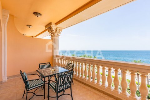 Apartment de 2 dormitorios en The Crescent, UAE No. 162029 8