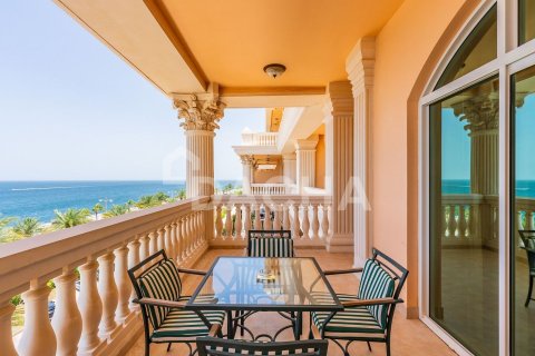 Apartment de 2 dormitorios en The Crescent, UAE No. 162029 9