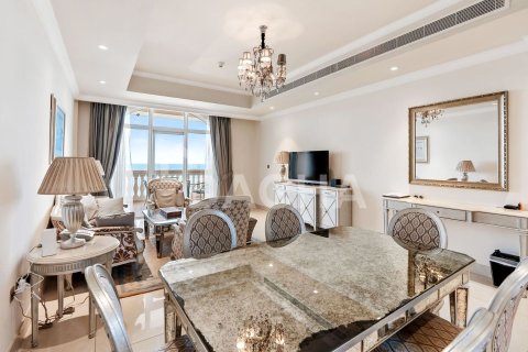 Apartment de 2 dormitorios en The Crescent, UAE No. 162029 24
