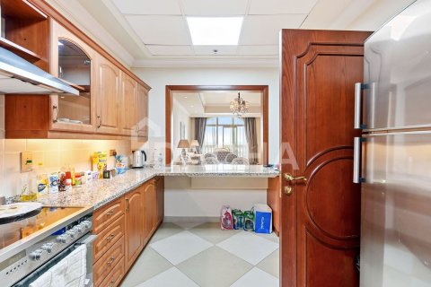 Apartment de 2 dormitorios en The Crescent, UAE No. 162029 12