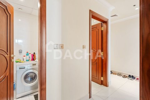 Apartment de 2 dormitorios en The Crescent, UAE No. 162029 15