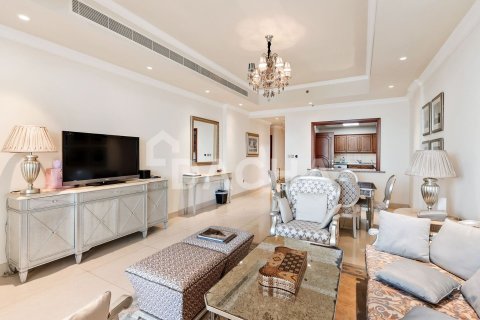 Apartment de 2 dormitorios en The Crescent, UAE No. 162029 11