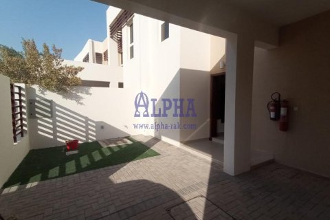 Вилла с 3 спальнями в Mina Al Arab, ОАЭ №165037 4