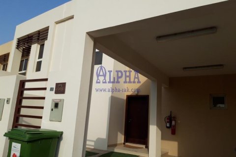 Вилла с 3 спальнями в Mina Al Arab, ОАЭ №165037 3