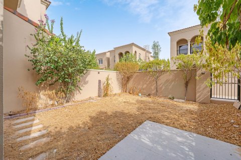 2 bedrooms Villa in Bella Casa, UAE No. 165038 8