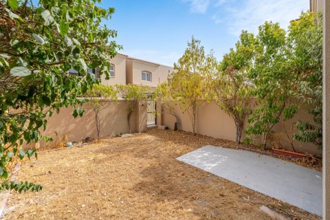 2 bedrooms Villa in Bella Casa, UAE No. 165038 7