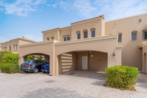 2 bedrooms Villa in Bella Casa, UAE No. 165038 15