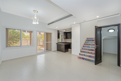 2 bedrooms Villa in Bella Casa, UAE No. 165038 31