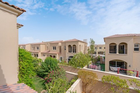 2 bedrooms Villa in Bella Casa, UAE No. 165038 5