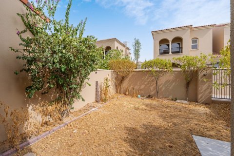 2 bedrooms Villa in Bella Casa, UAE No. 165038 24