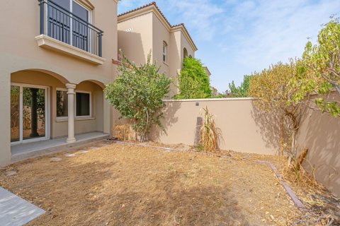 2 bedrooms Villa in Bella Casa, UAE No. 165038 10