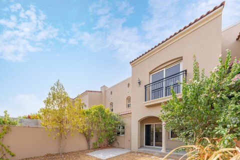 2 bedrooms Villa in Bella Casa, UAE No. 165038 27