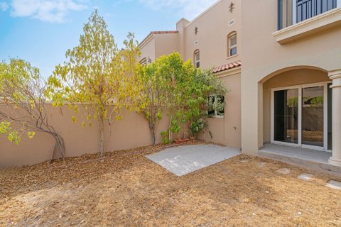 2 bedrooms Villa in Bella Casa, UAE No. 165038 13