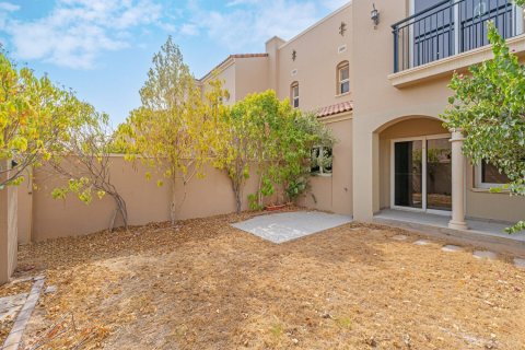 2 bedrooms Villa in Bella Casa, UAE No. 165038 26