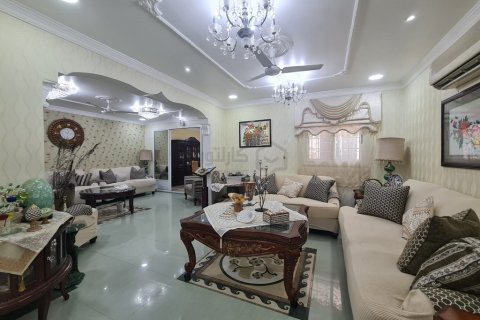 3 bedrooms Villa in Muharraq, Bahrain No. 59049 1