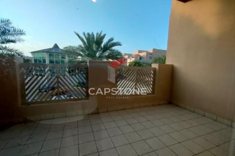 Villa de 4 dormitorios en Al Mushrif, UAE No. 29666 2