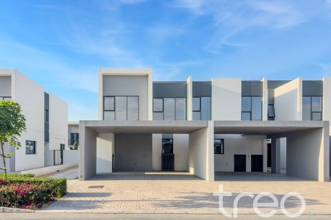 Townhouse de 4 dormitorios en Dubai, UAE No. 174100