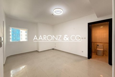 Apartment de 2 dormitorios en Jumeirah Lake Towers, UAE No. 143887 8