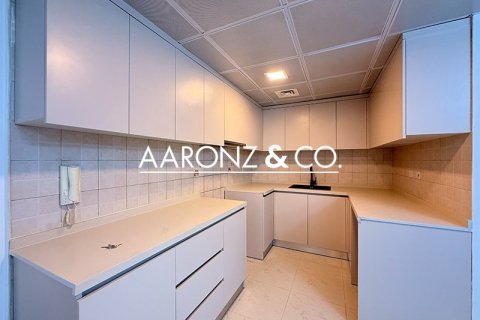Apartment de 2 dormitorios en Jumeirah Lake Towers, UAE No. 143887 12