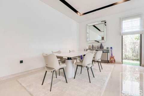 4 bedrooms Villa  No. 111693 12